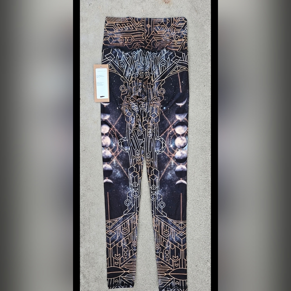 SUPER RARE RARE NWT NIYAMA SOL DARK MOON GOLD VERSION LEGGINGS, SMALL, W/ BAG